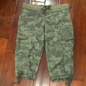 Supplies Camo crop pants